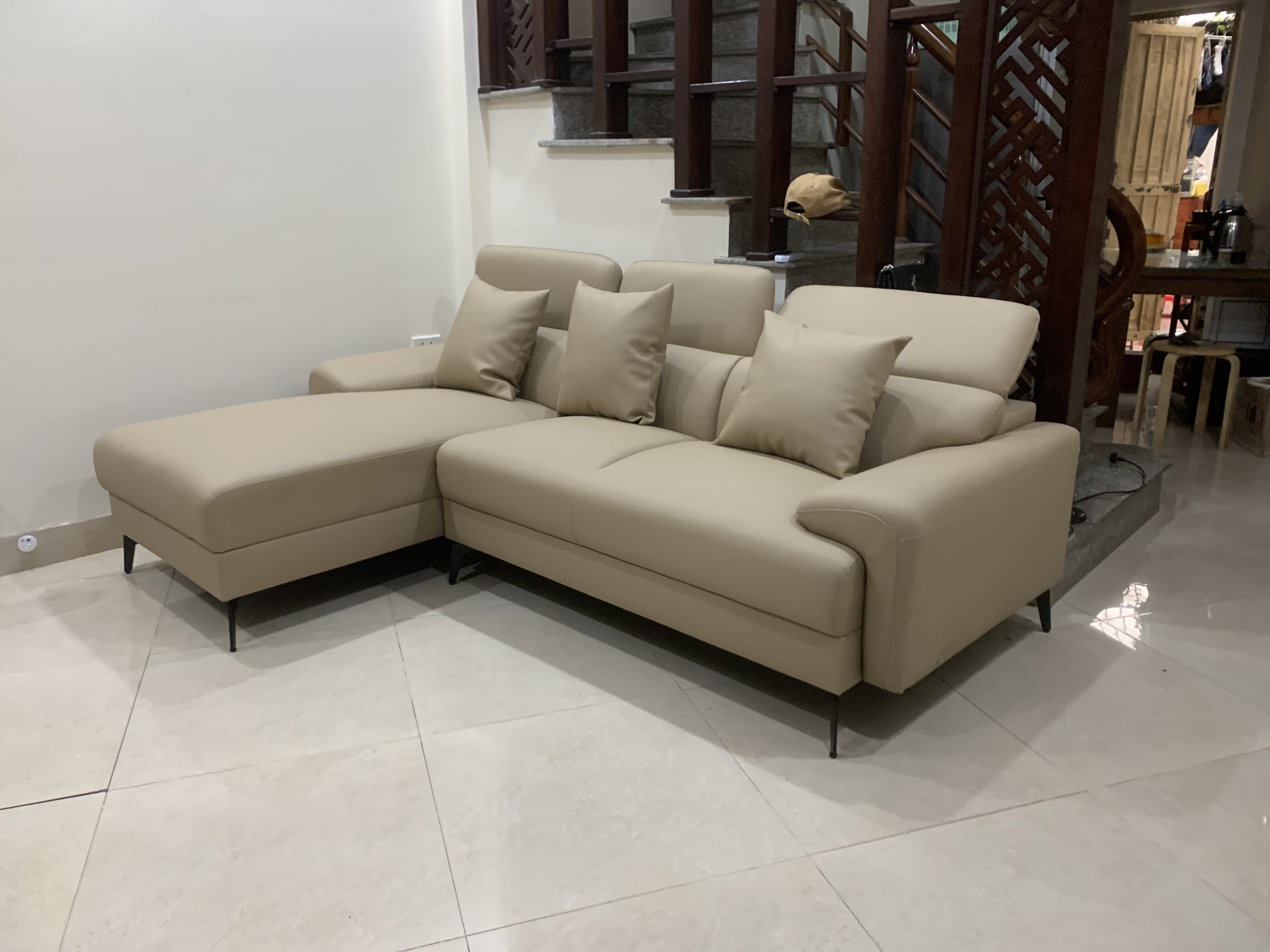 ERADO BÀN GIAO THÀNH CÔNG SOFA GÓC DA HẠNG SANG CHO GIA ĐÌNH CHỊ NGỌC Ở TRẦN KHÁT CHÂN